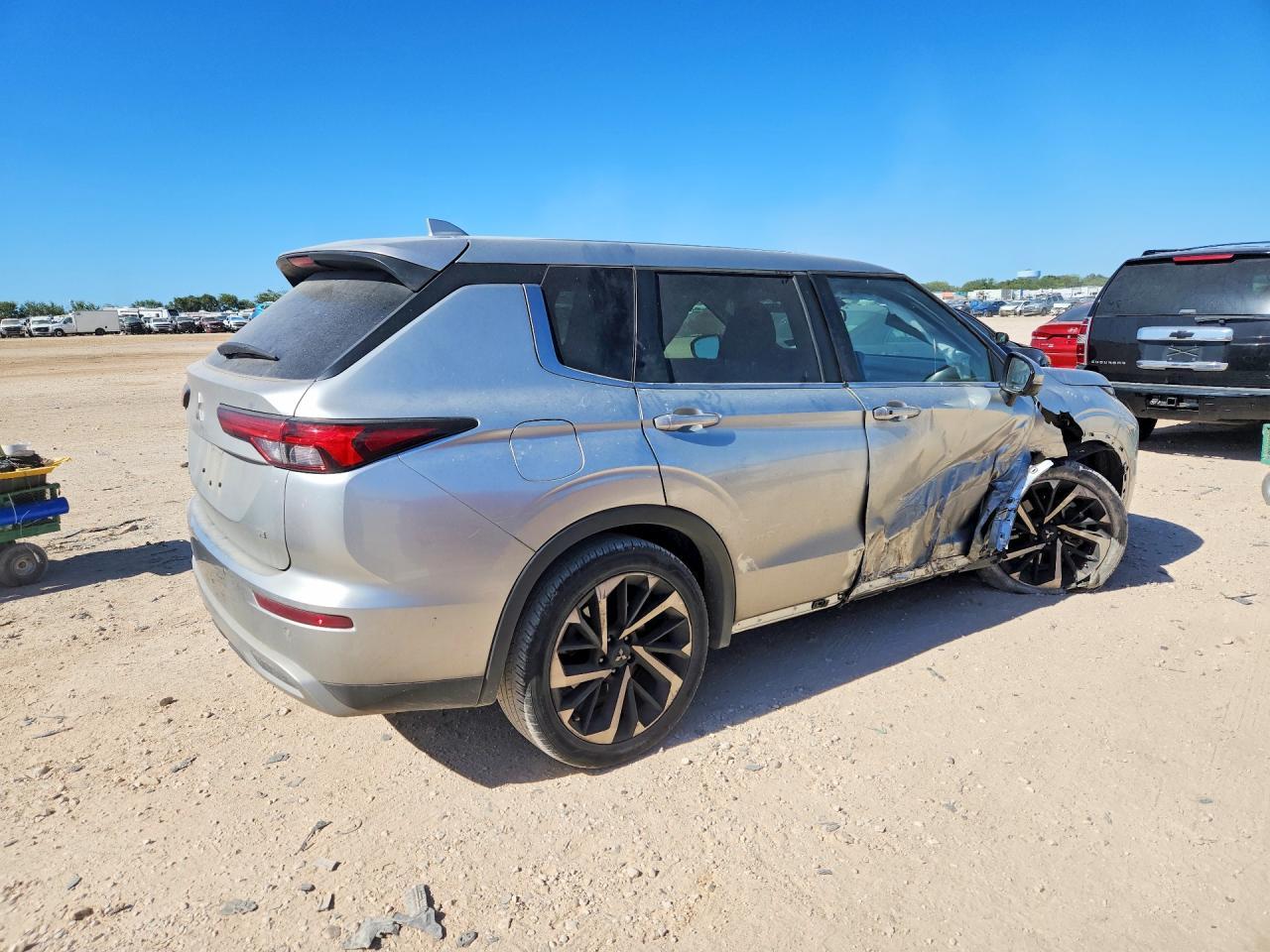 2022 Mitsubishi Outlander Se - Image 3