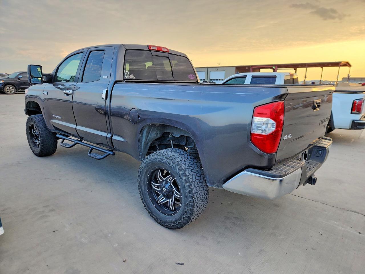 2015 Toyota Tundra Sr5 - Фото 2