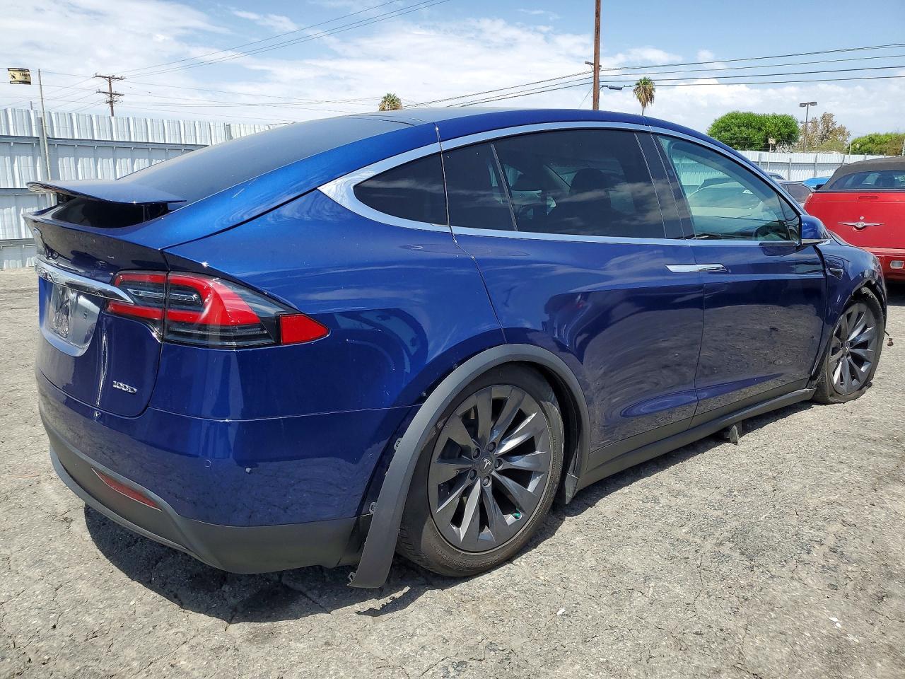 2017 Tesla Model X - Фото 3
