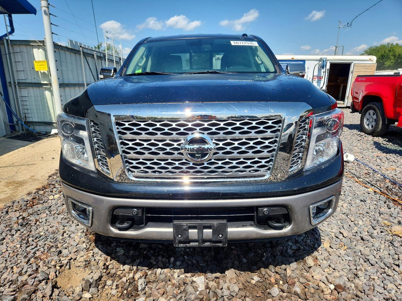 2019 Nissan Titan Platinum Reserve - Фото 5