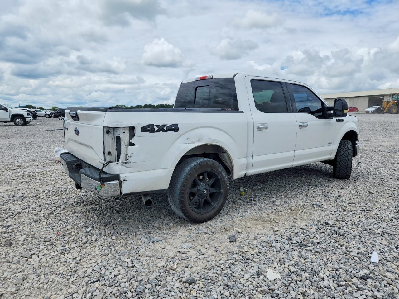 2015 Ford F150 Supercrew - Фото 3
