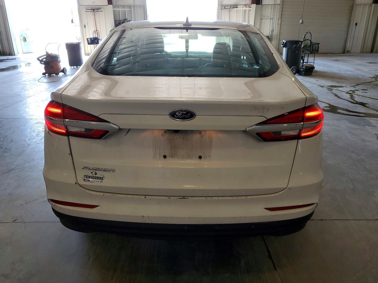 2020 Ford Fusion S - Фото 6