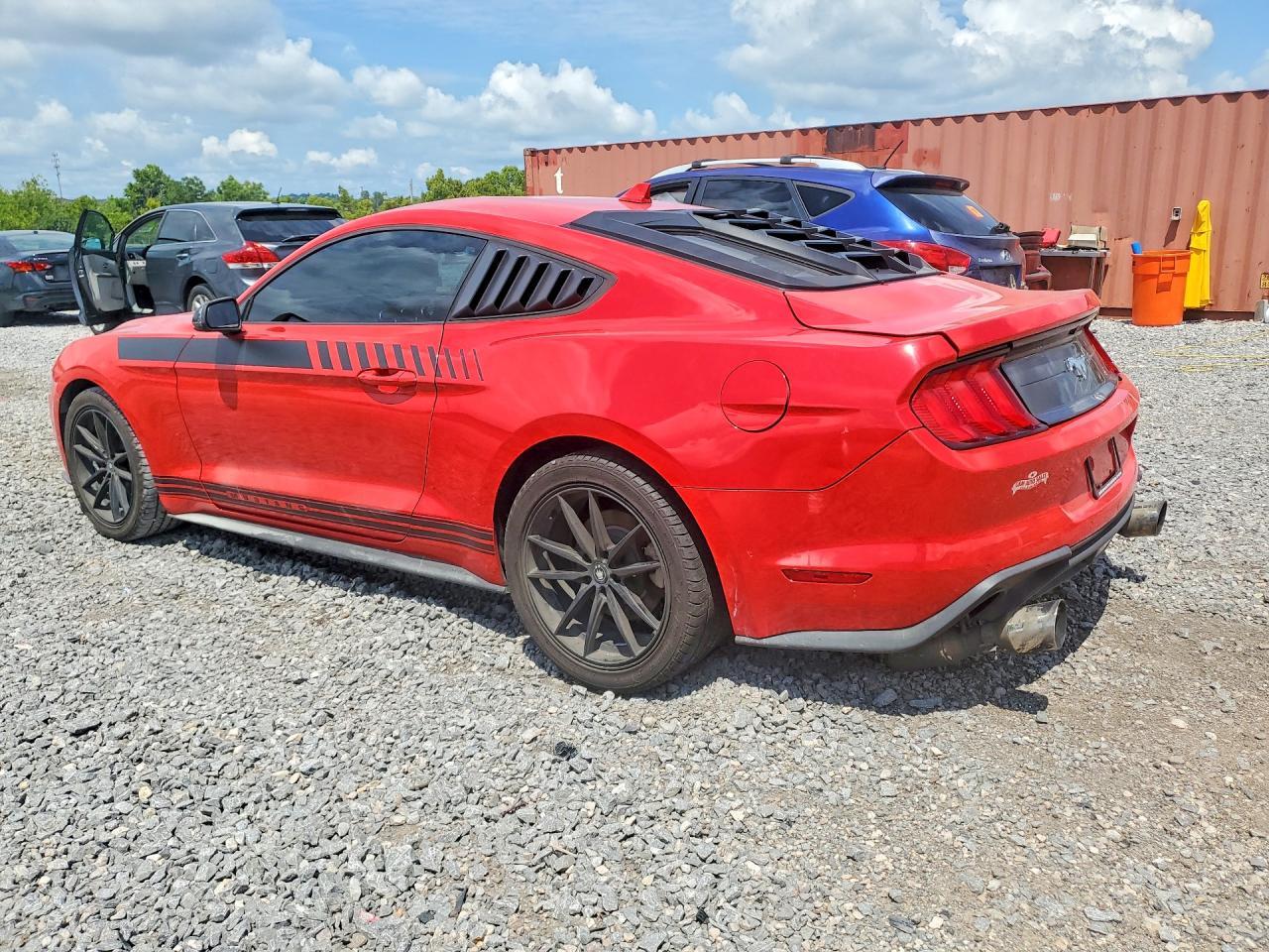 2021 Ford Mustang - Фото 2