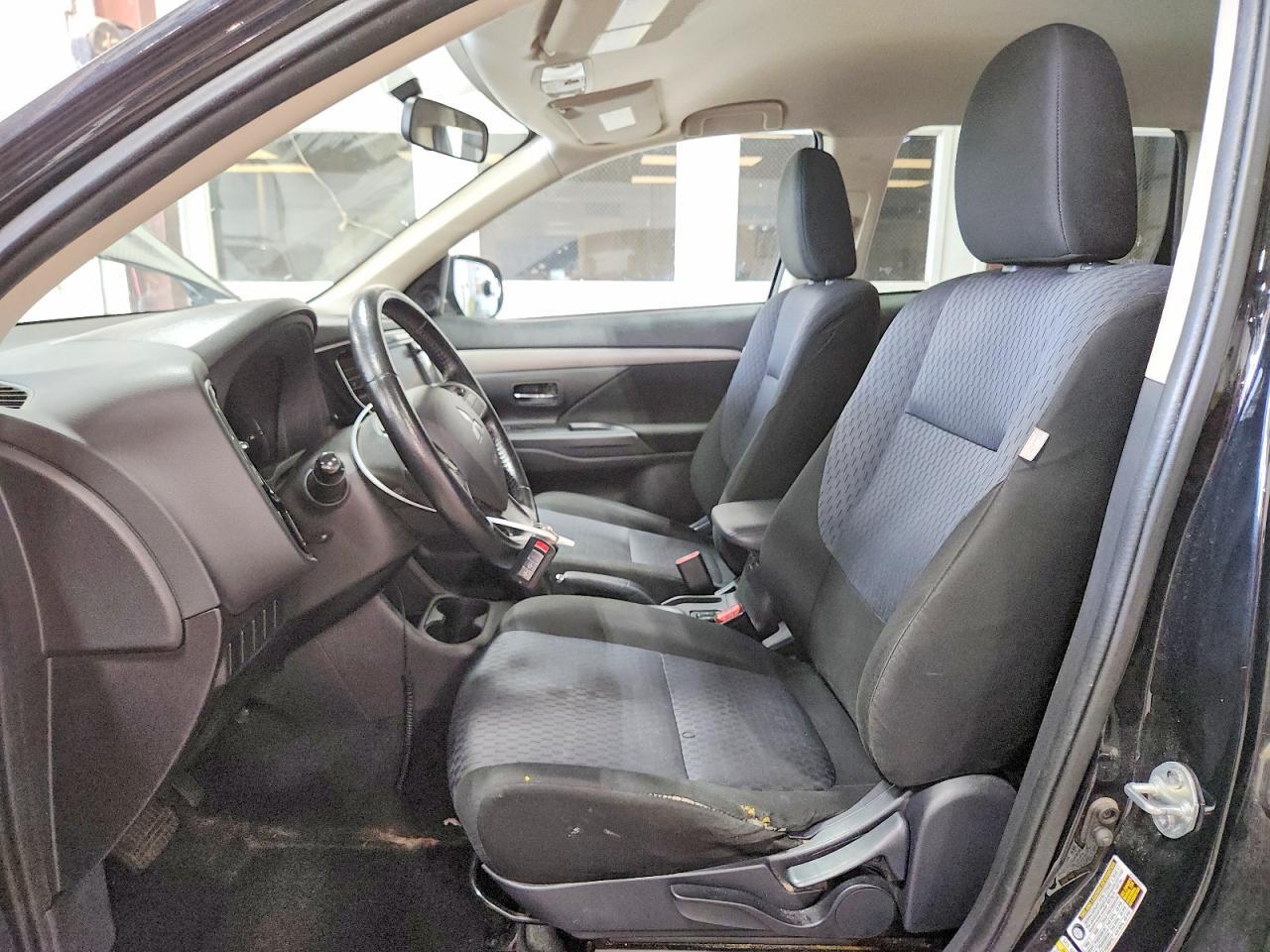 2014 Mitsubishi Outlander Se - Image 7
