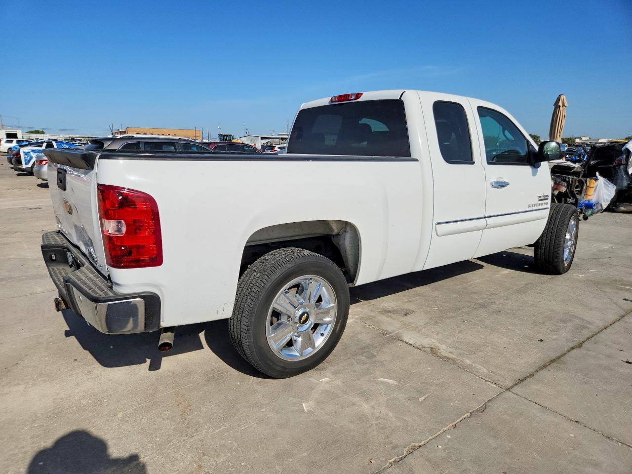 2012 Chevrolet Silverado C1500 Lt - Image 3