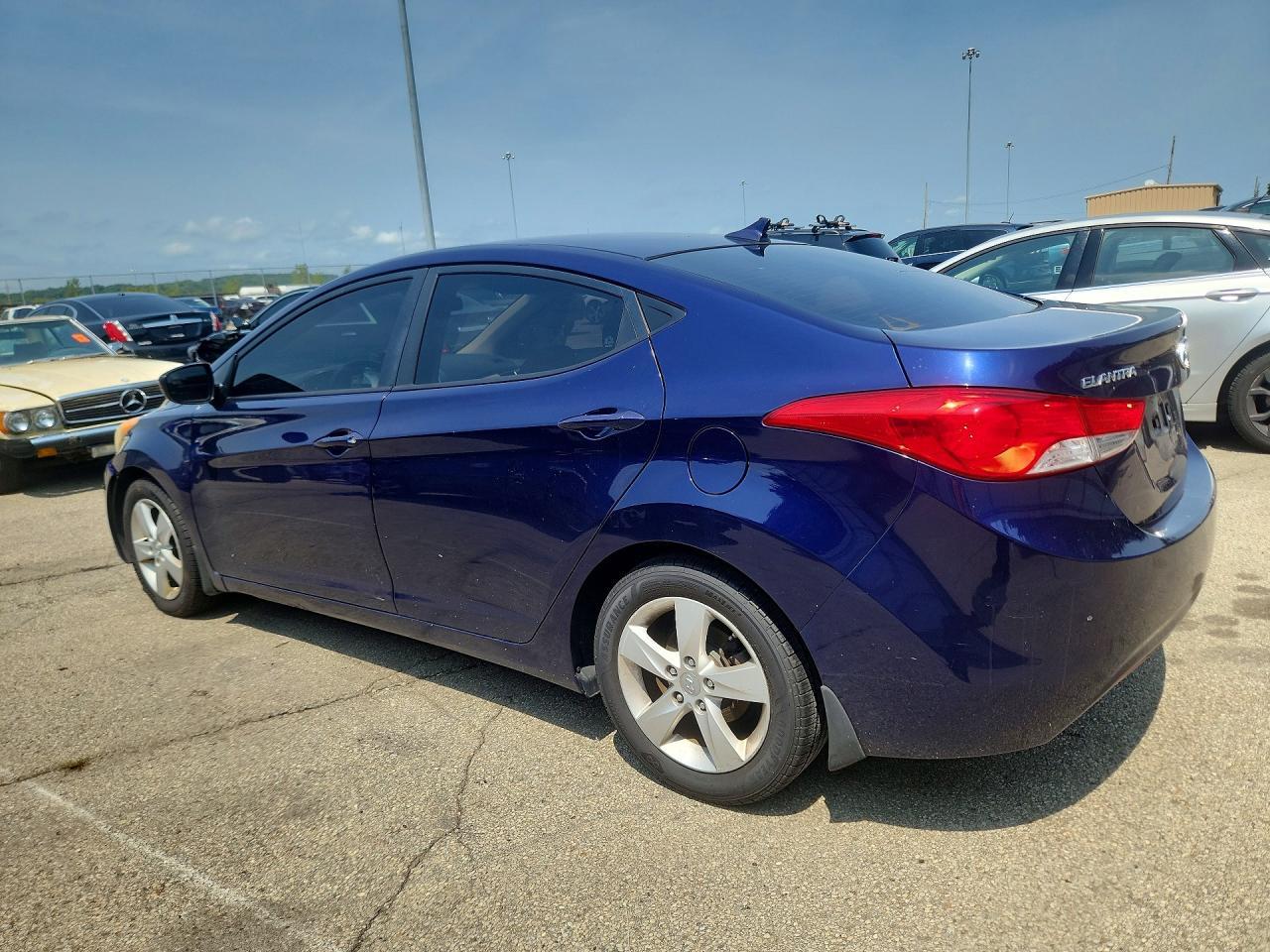 2013 Hyundai Elantra Gls - Фото 2