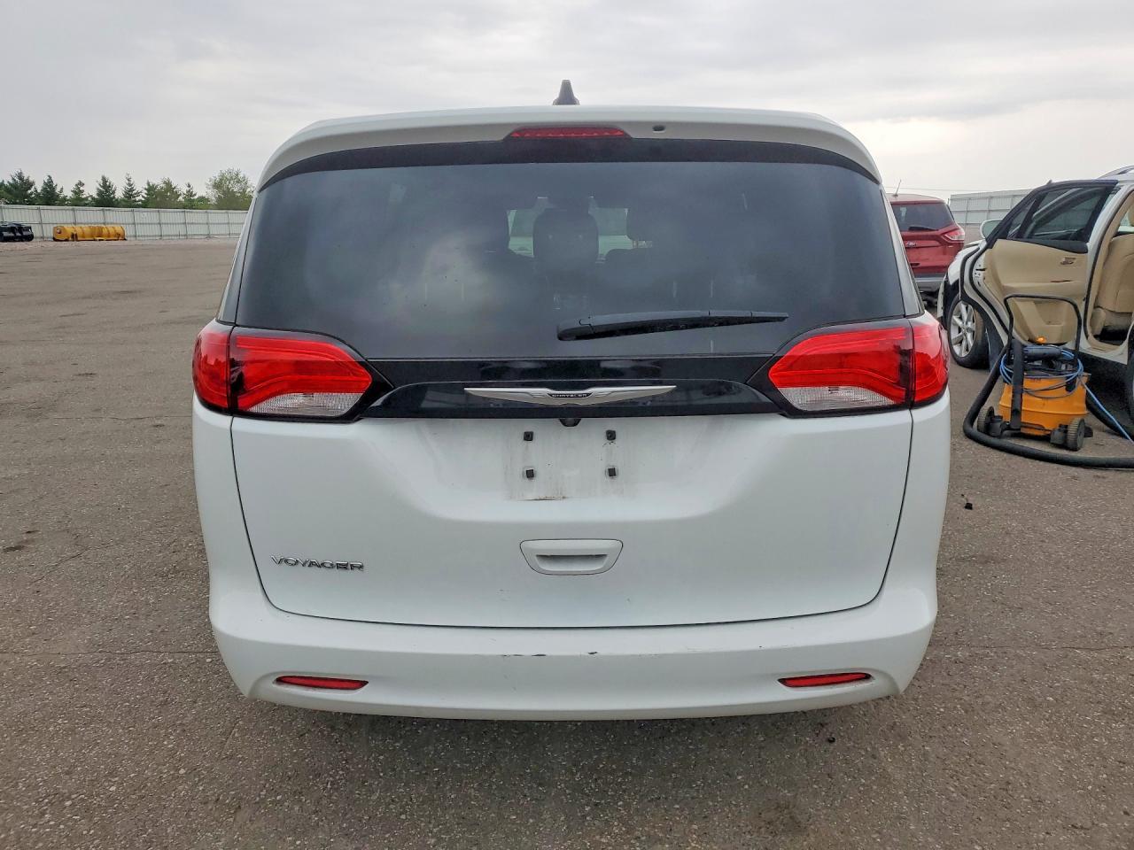 2024 Chrysler Voyager Lx - Фото 6