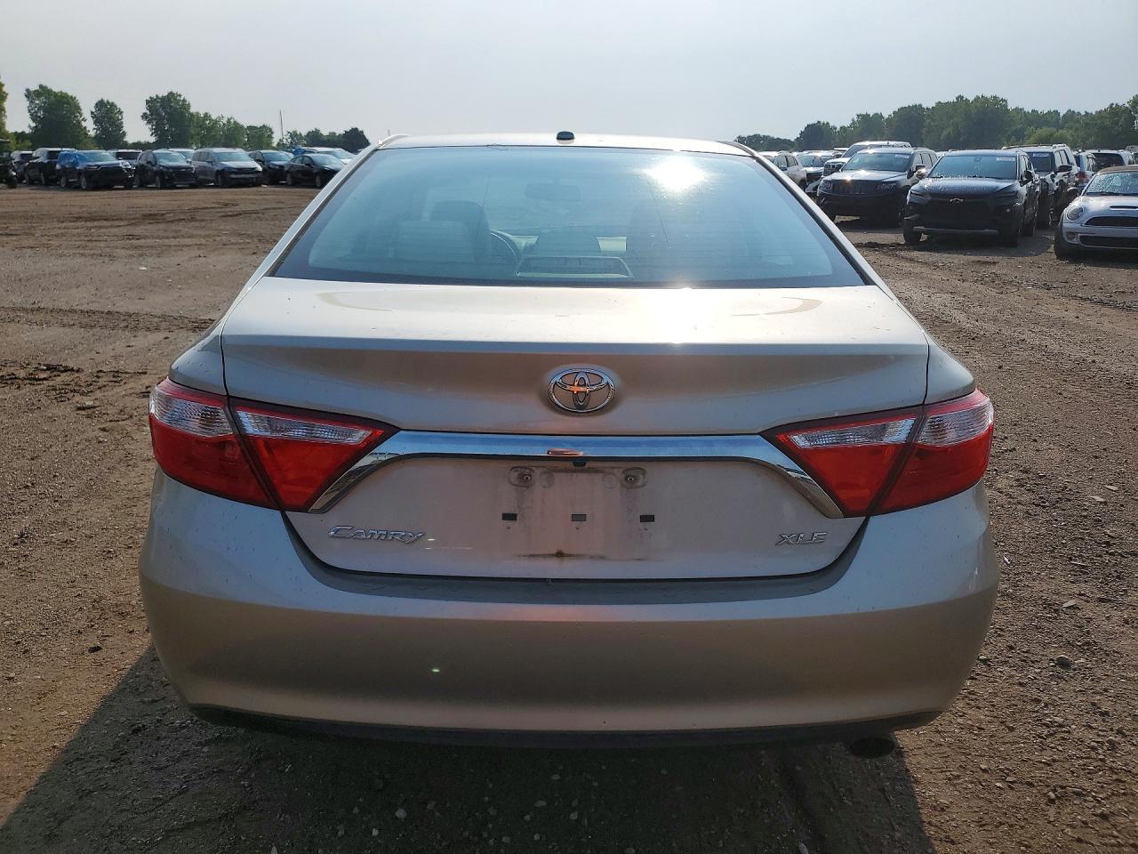 2017 Toyota Camry Xle - Image 6