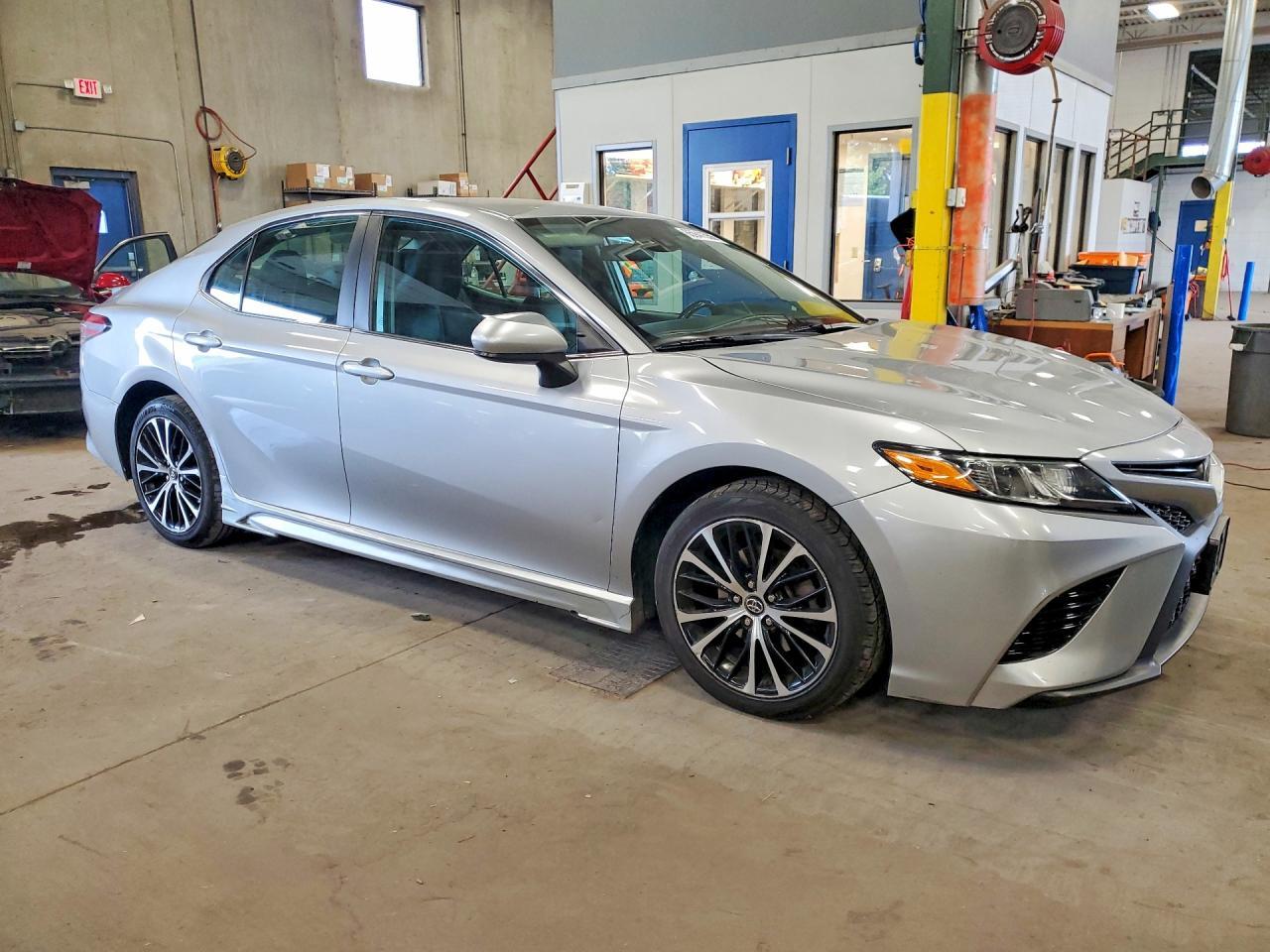 2019 Toyota Camry Se - Image 4