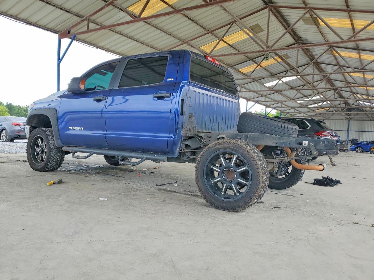 2014 Toyota Tundra Crewmax Sr5 - Image 2
