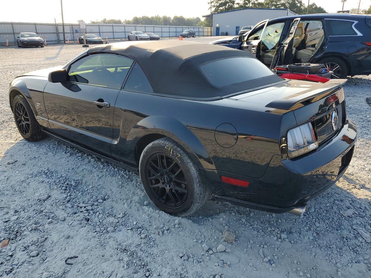 2006 Ford Mustang Gt - Фото 2