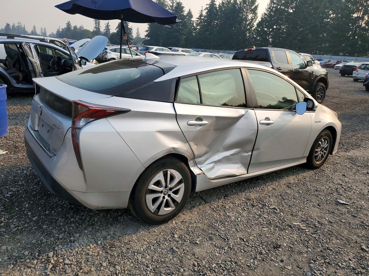 2017 Toyota Prius Two Eco - Фото 3