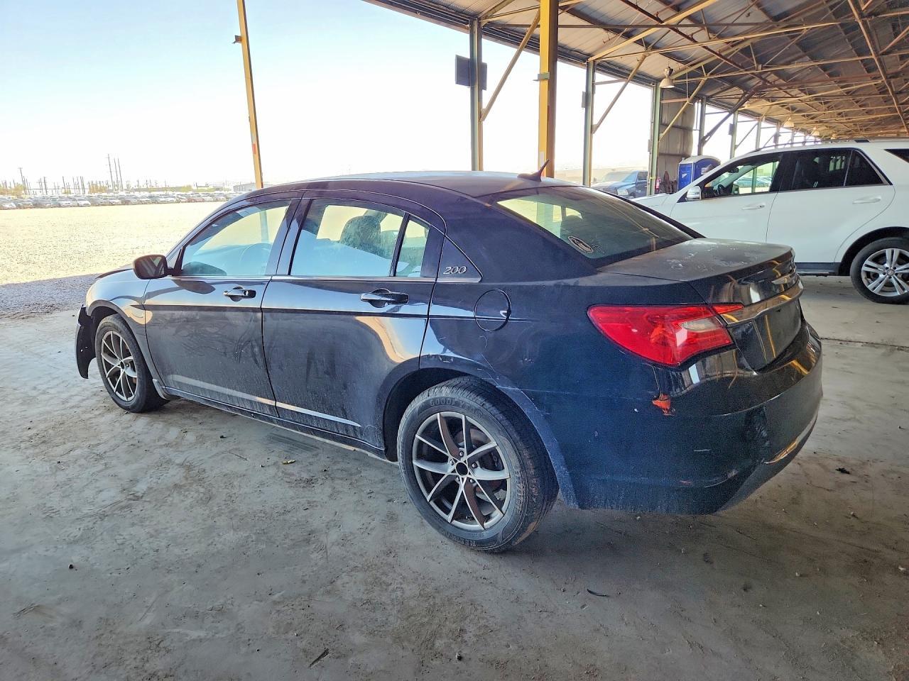 2013 Chrysler 200 Touring - Image 2