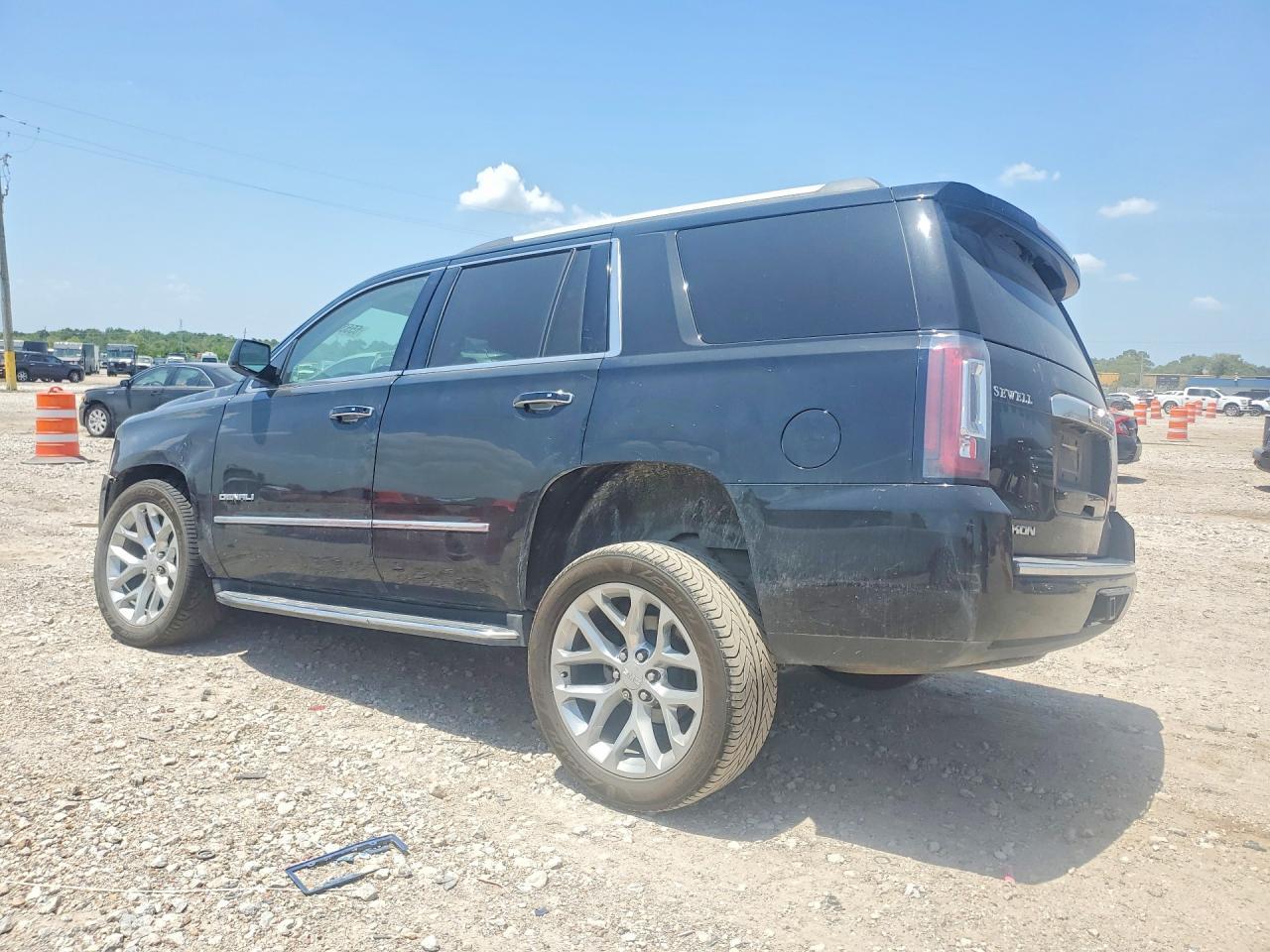 2020 GMC Yukon Denali - Image 2