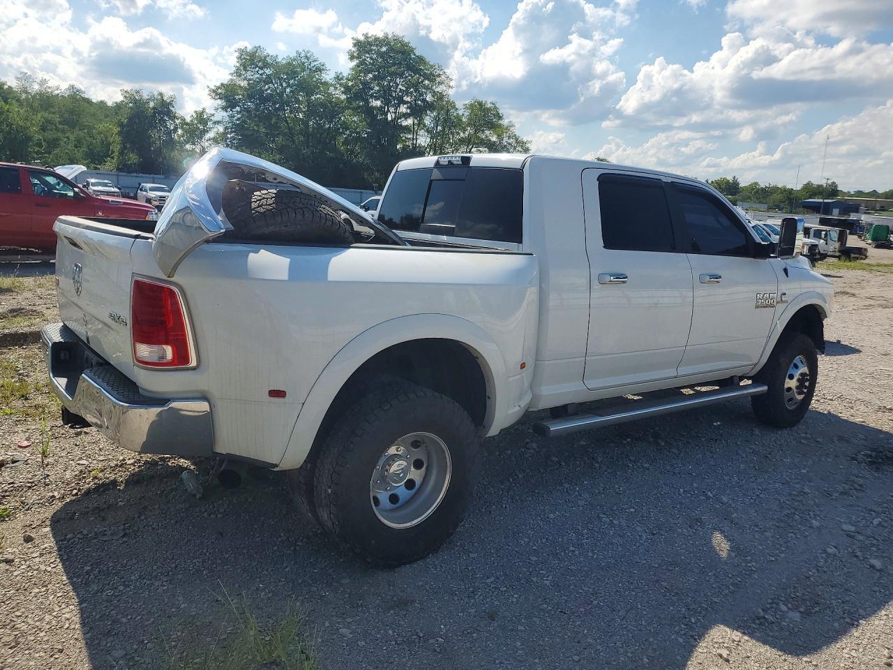 2017 Ram 3500 Laramie - Image 3