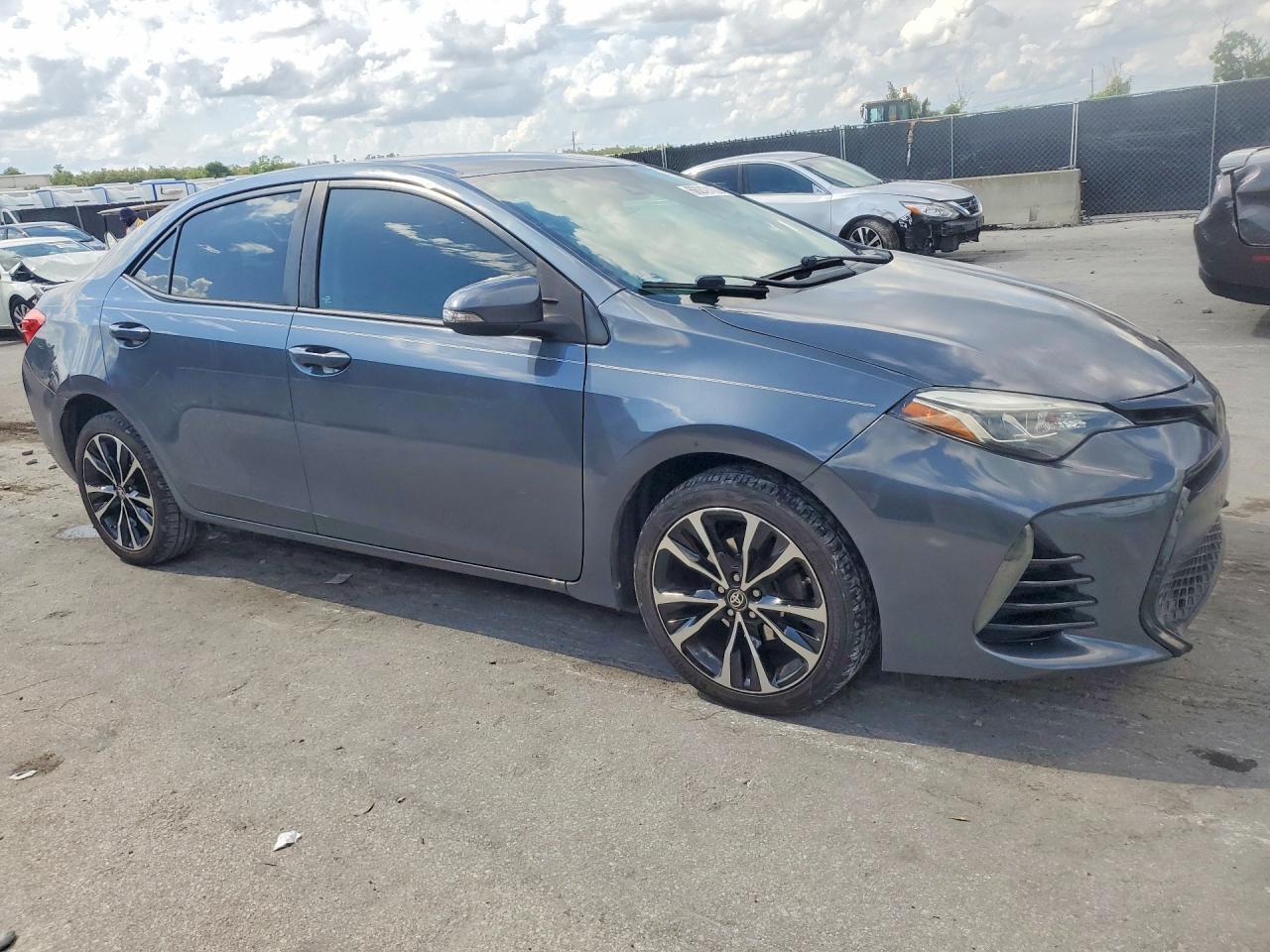 2017 Toyota Corolla Se - Фото 4
