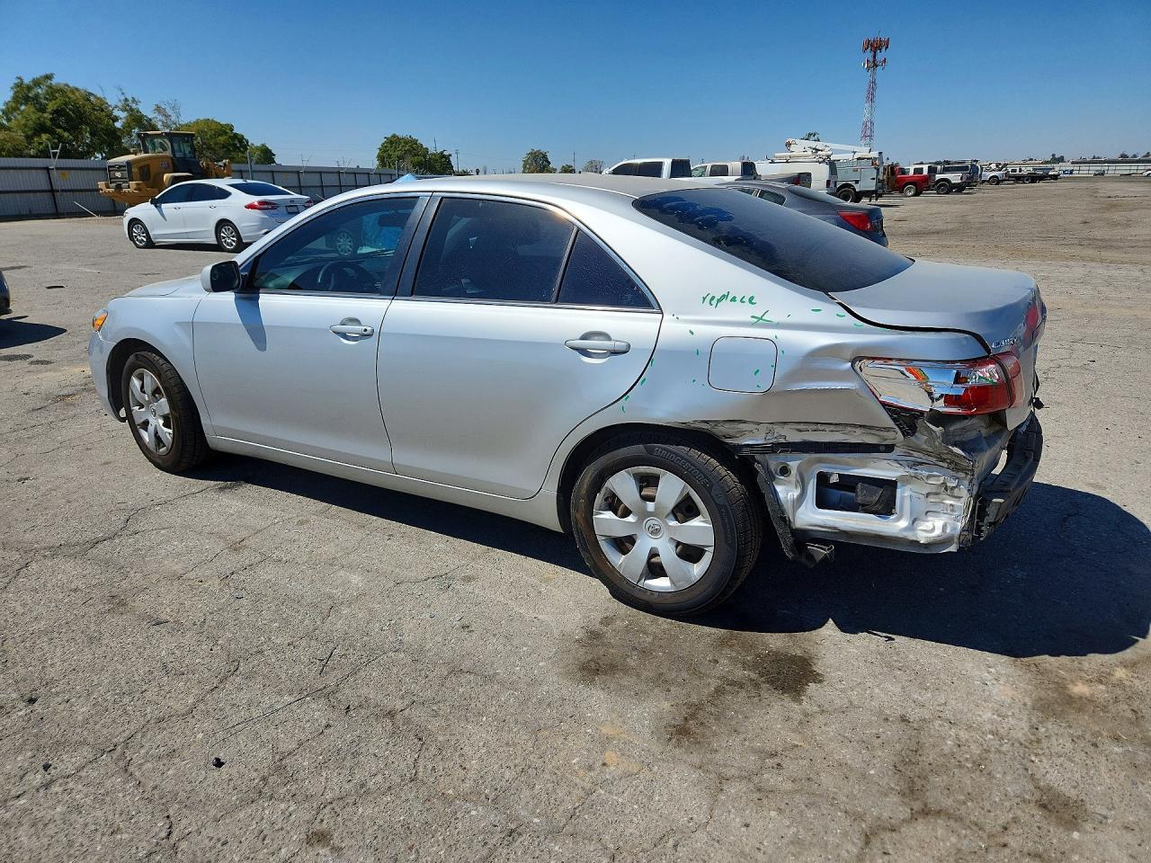 2009 Toyota Camry Le - Фото 2