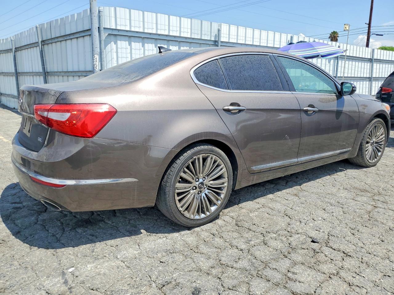 2014 Kia Cadenza Limited - Image 3