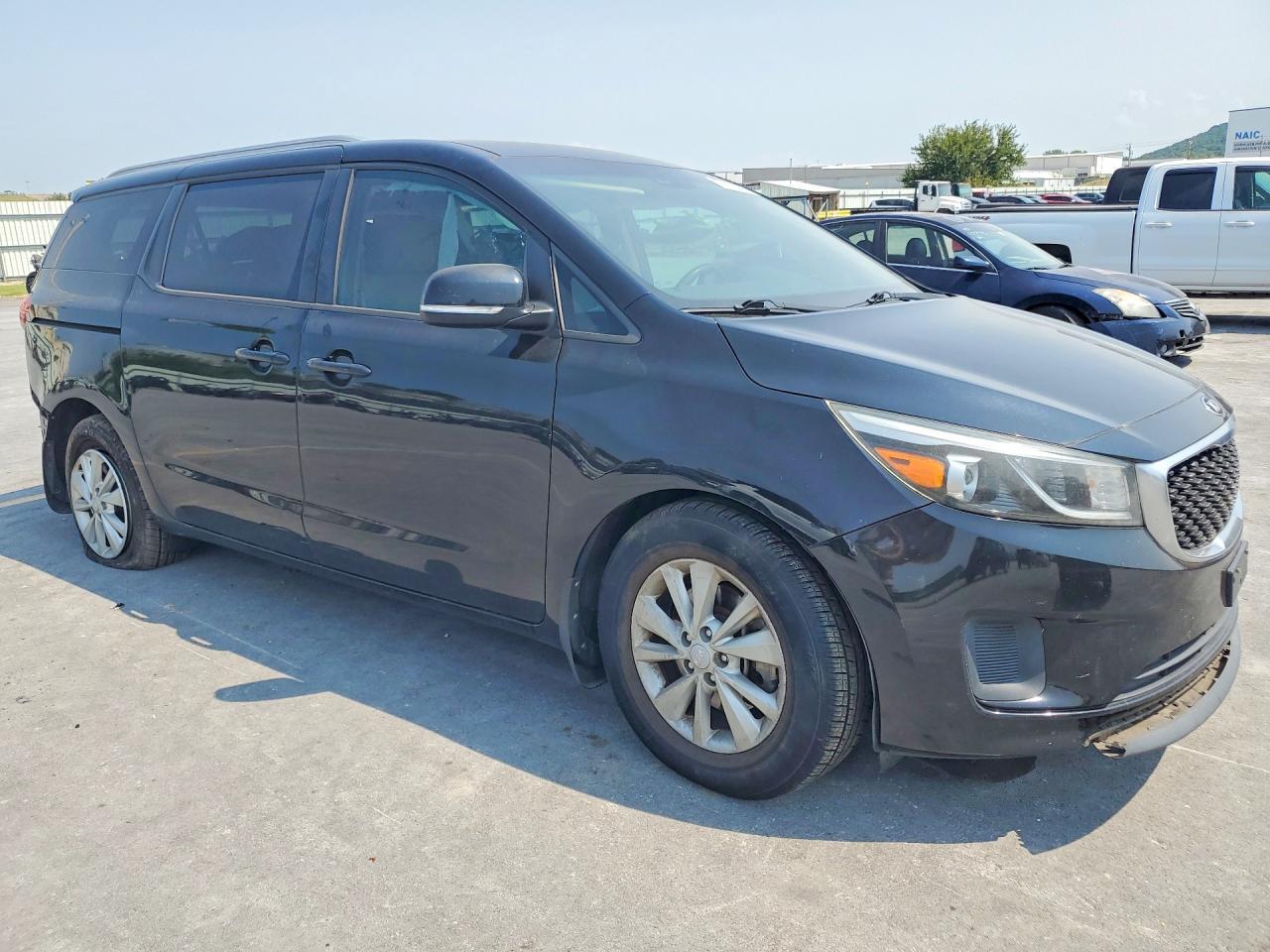 2016 Kia Sedona Lx - Image 4