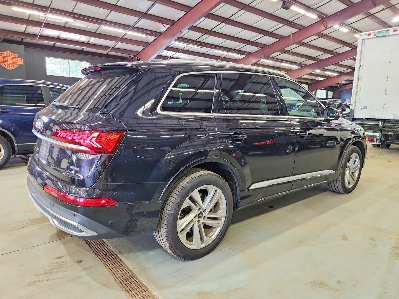 2021 Audi Q7 Premium Plus - Фото 3