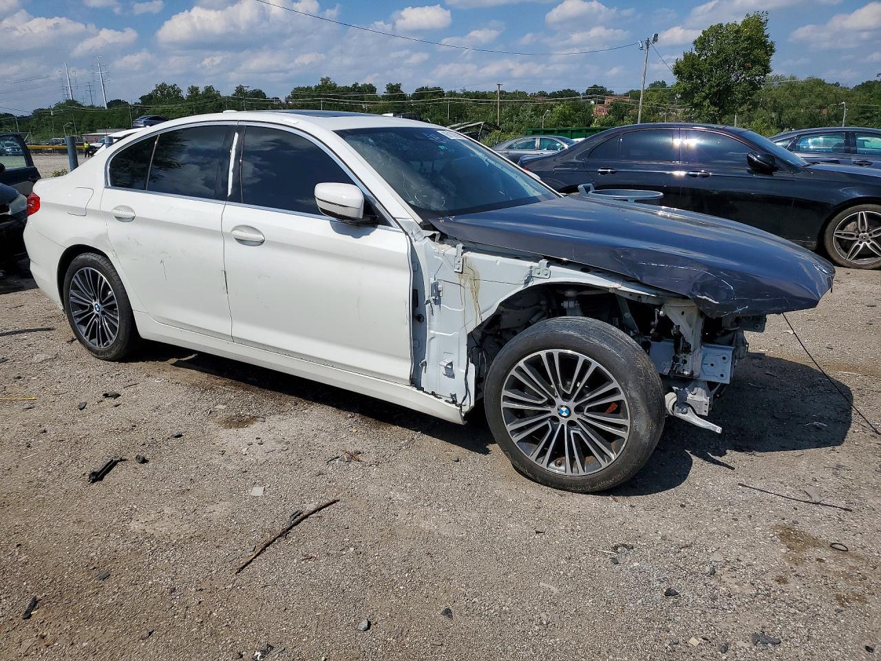2019 BMW 530 Xi - Фото 4