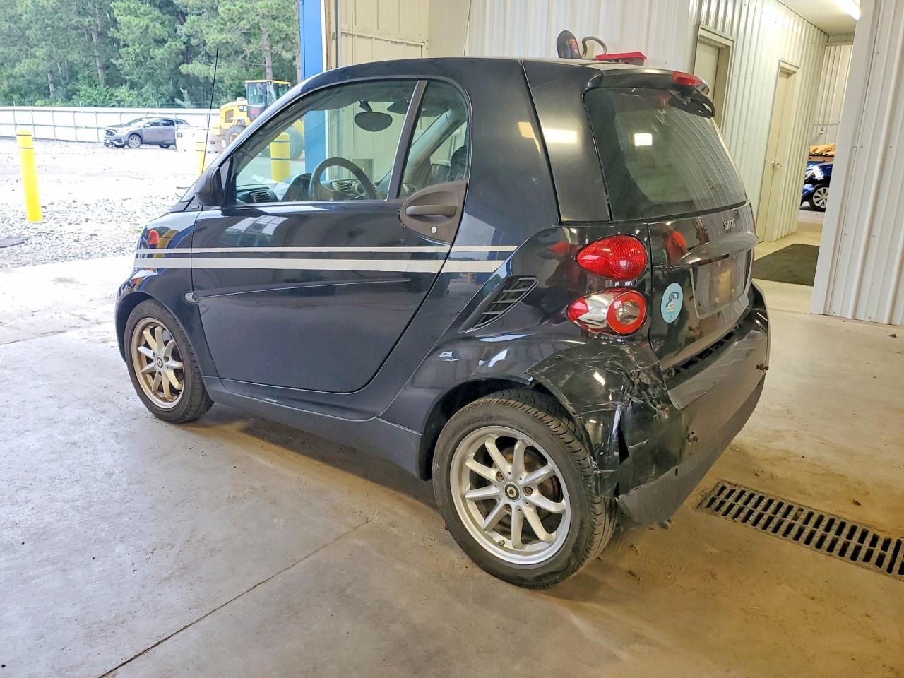 2010 Smart Fortwo Pure - Фото 2