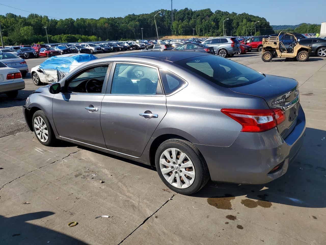 2018 Nissan Sentra S - Фото 2