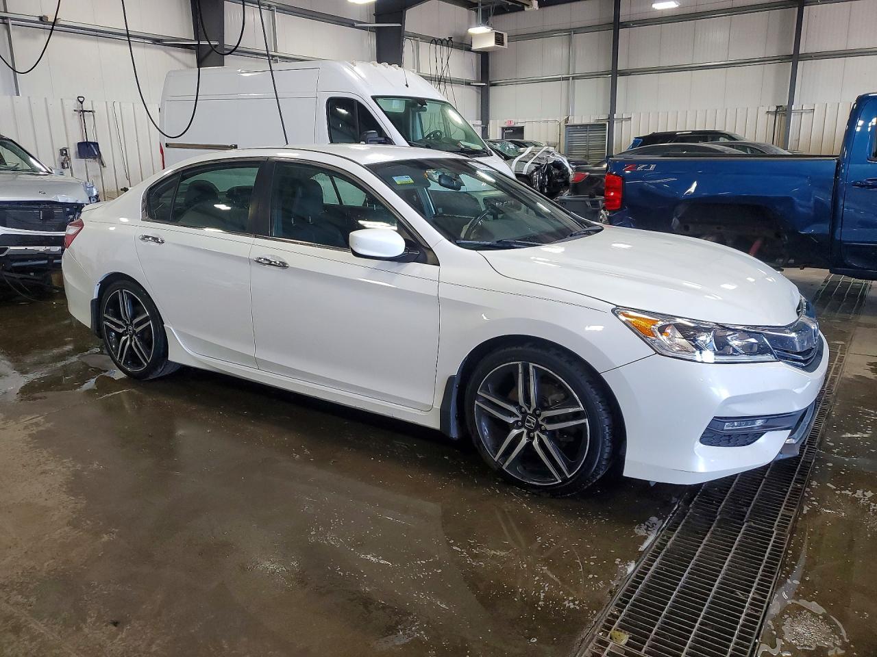 2017 Honda Accord Sport - Фото 4