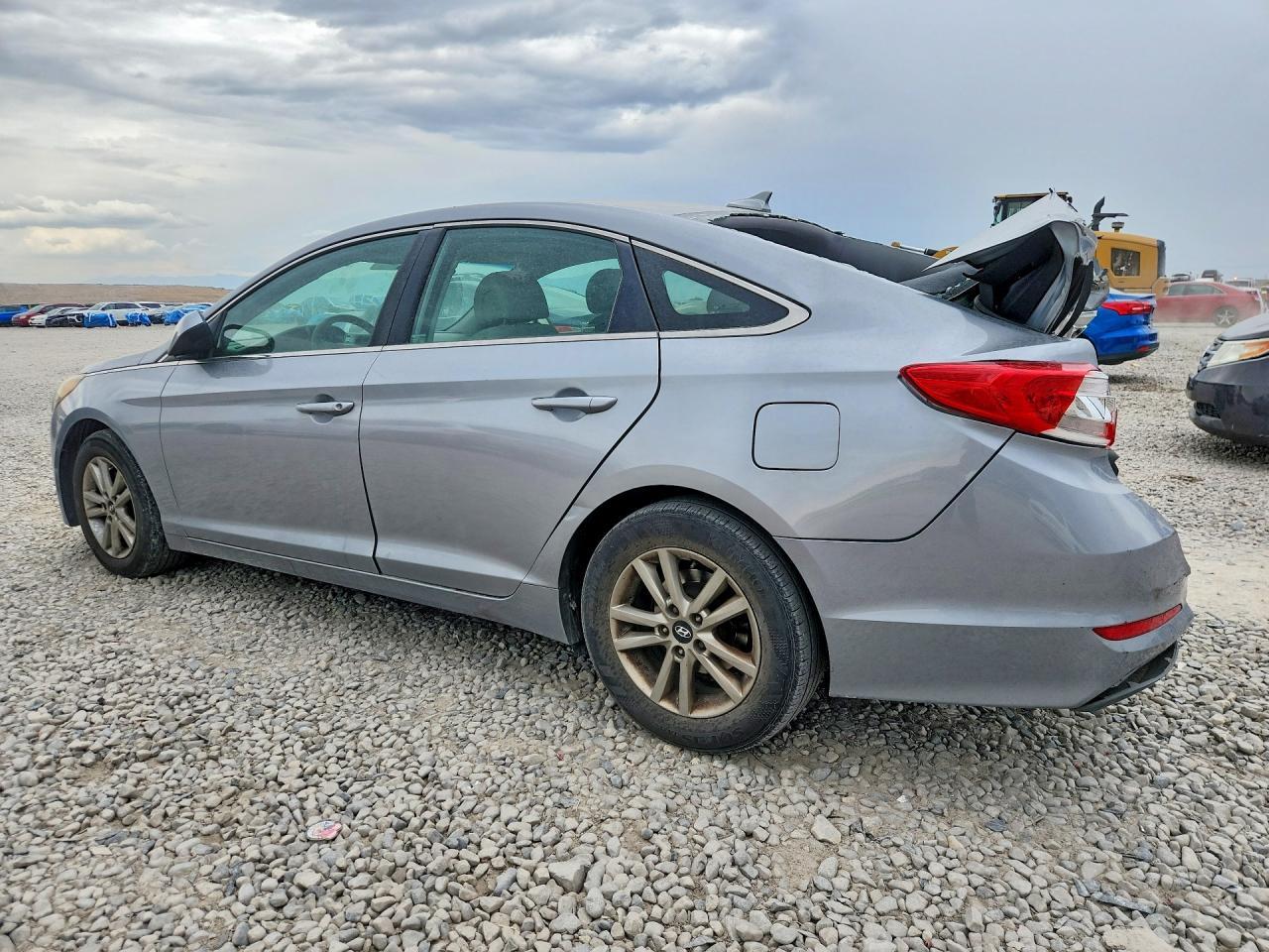 2015 Hyundai Sonata Se - Image 2