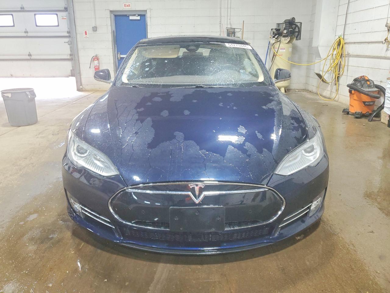 2015 Tesla Model S 85D - Фото 5