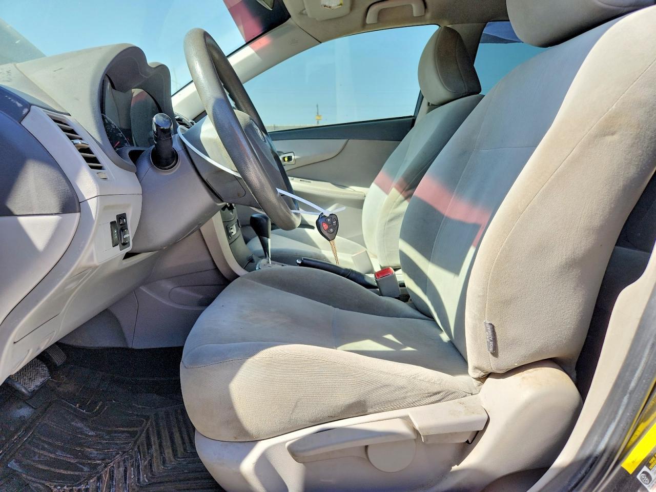 2010 Toyota Corolla Le - Фото 7