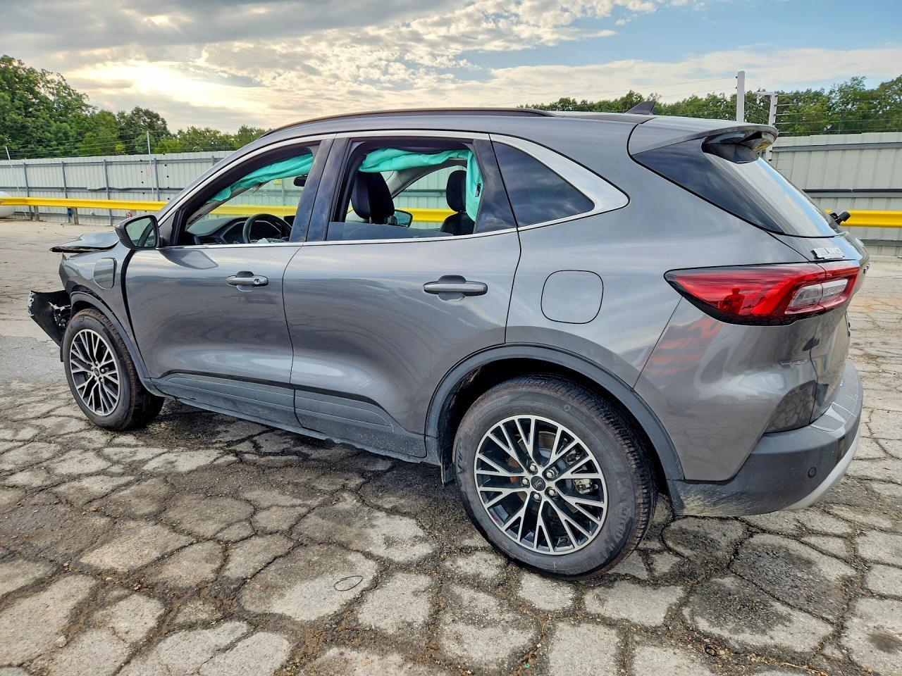 2026 Ford Escape - Image 2