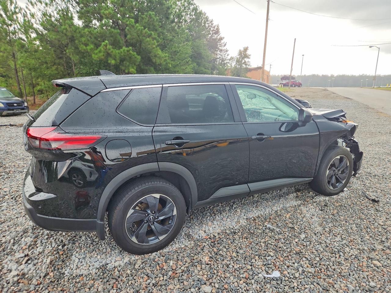 2025 Nissan Rogue Sv - Image 3