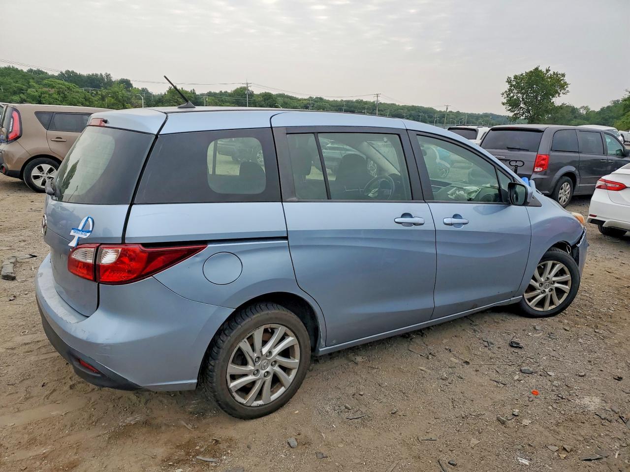 2012 Mazda 5 - Image 3