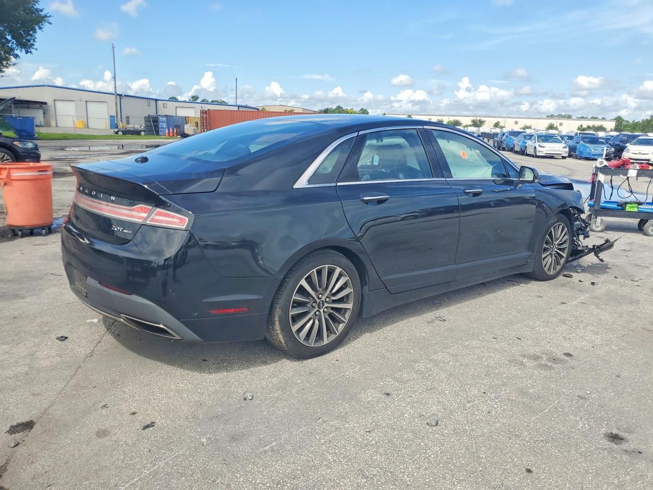 2017 Lincoln Mkz Select - Image 3