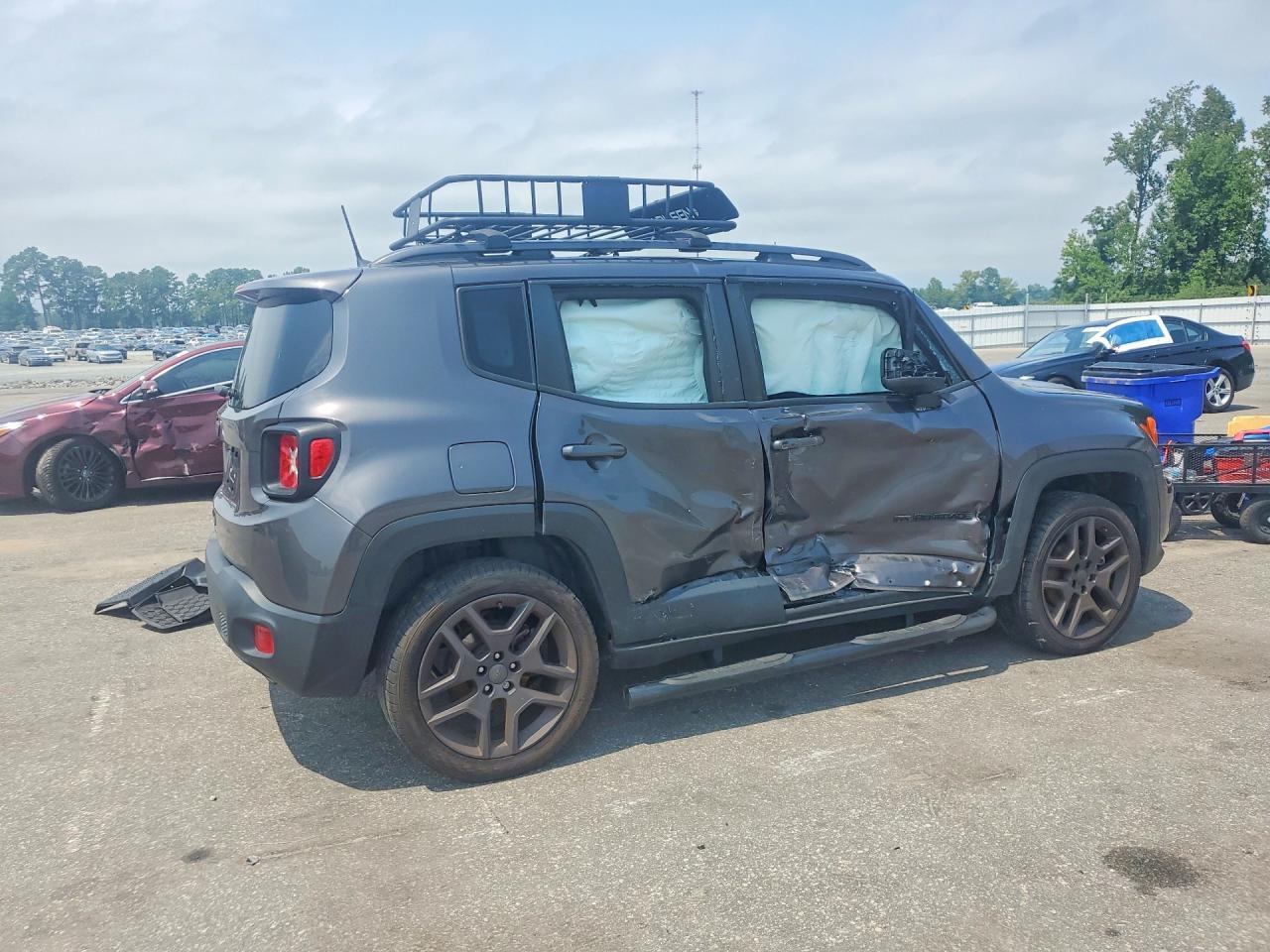 2021 Jeep Renegade Latitude - Фото 3
