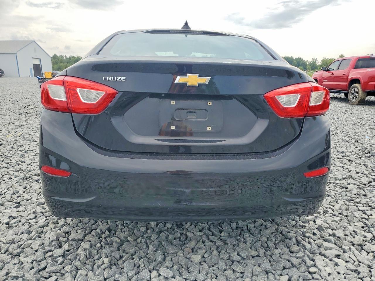 2017 Chevrolet Cruze Ls - Image 6