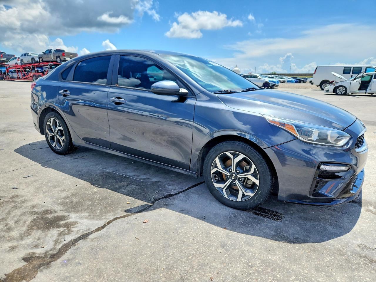 2021 Kia Forte Lxs - Image 4