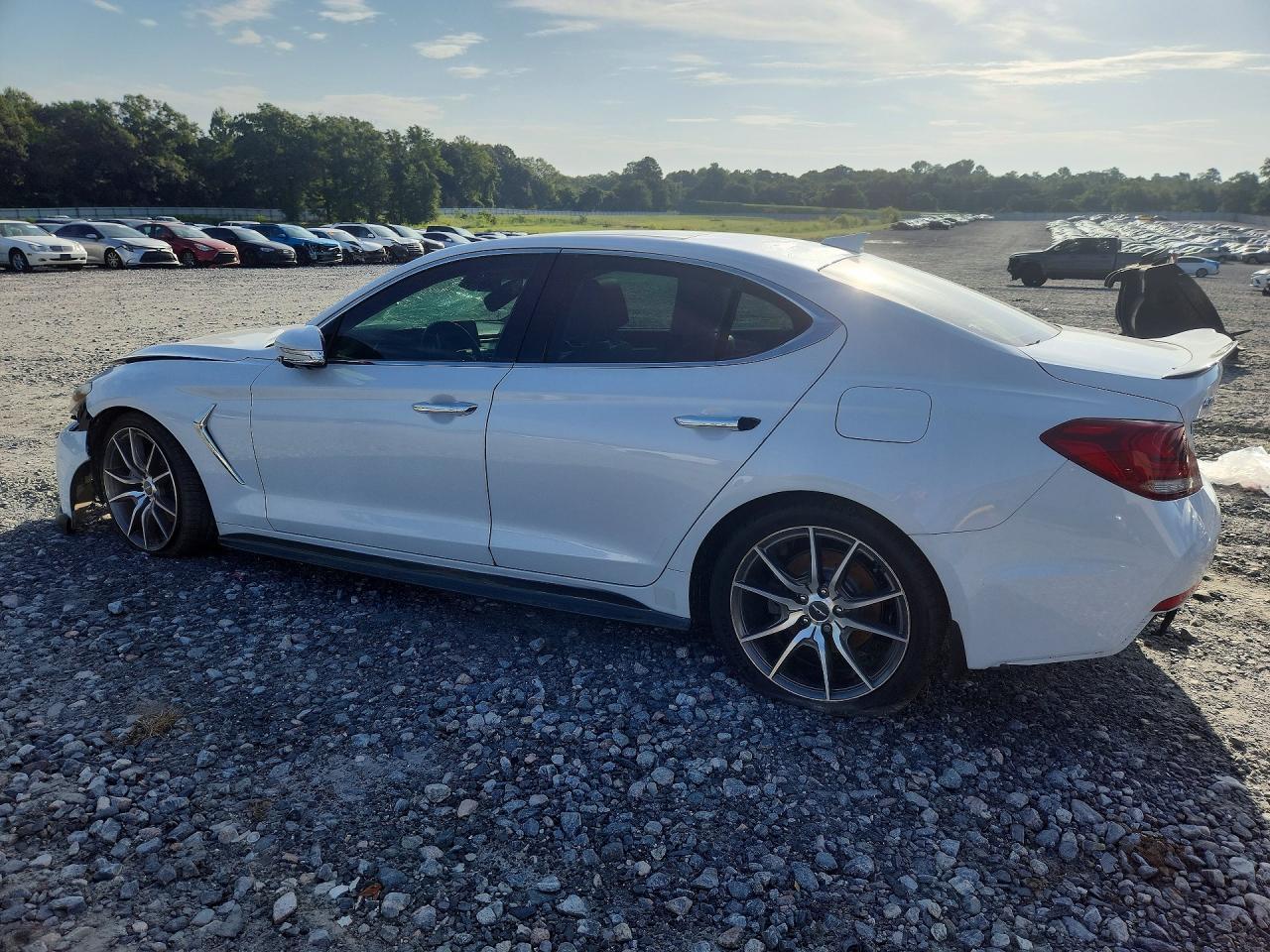 2019 Genesis G70 2.0T Advanced - Фото 2