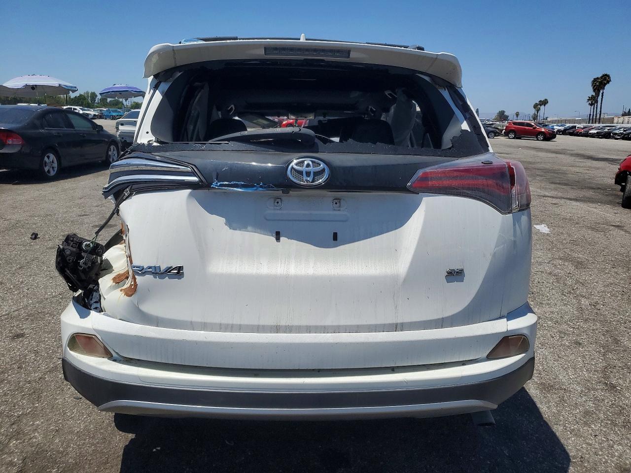 2018 Toyota Rav4 Se - Фото 6