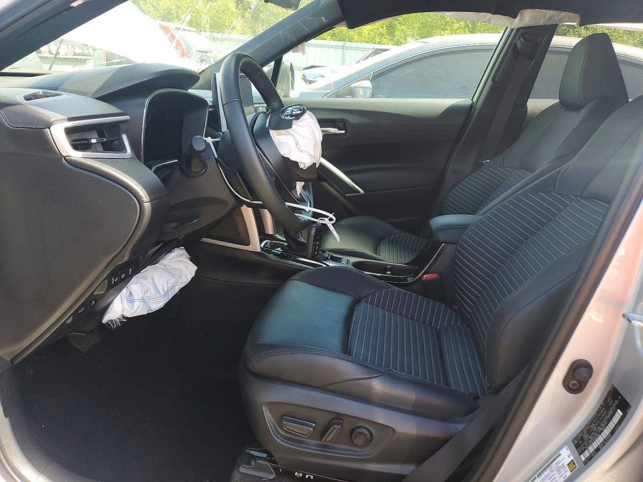 2025 Toyota Corolla Cross Hybrid Xse - Image 7