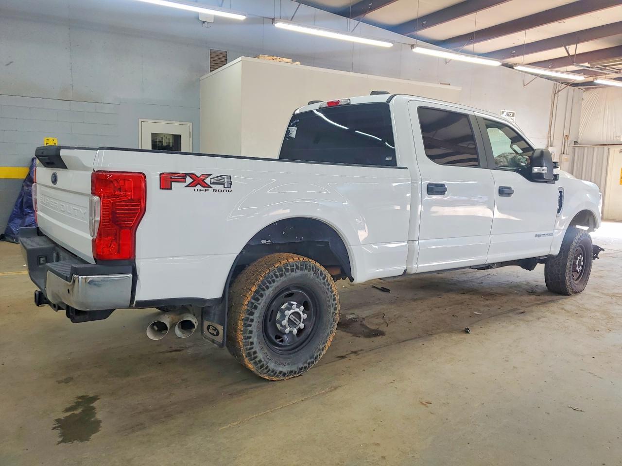 2020 Ford F250 Super Duty - Фото 3