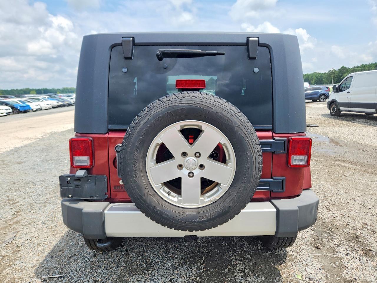 2010 Jeep Wrangler Sahara - Image 6
