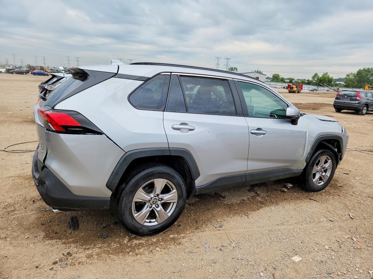 2023 Toyota Rav4 Xle - Image 3