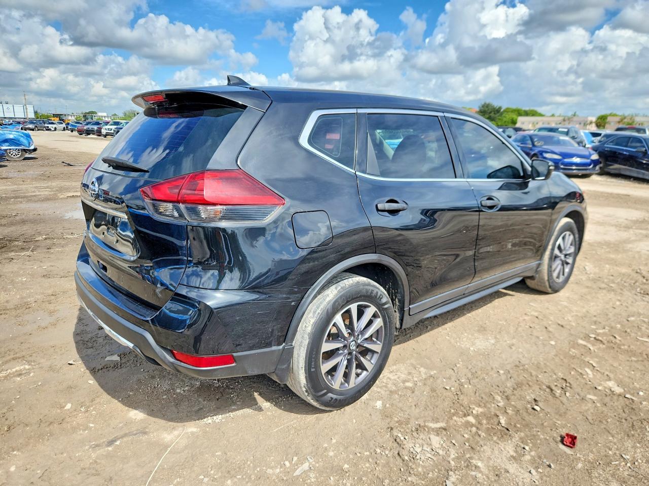2018 Nissan Rogue S - Фото 3