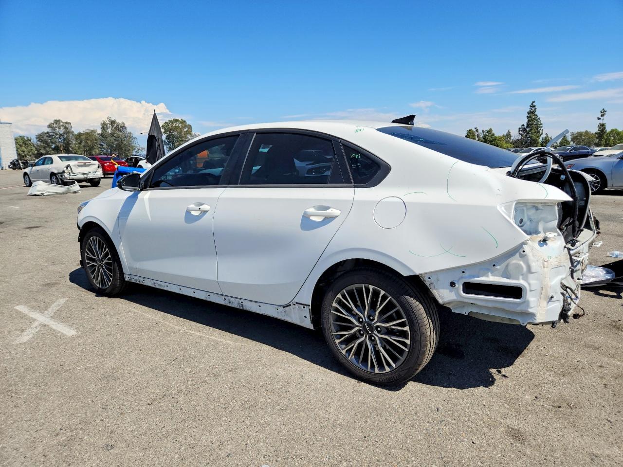 2023 Kia Forte Gt Line - Фото 2