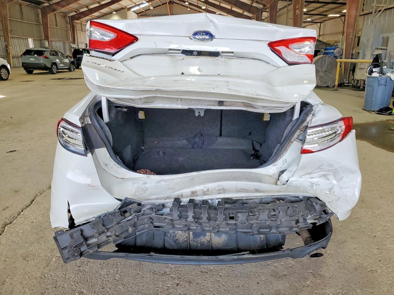 2016 Ford Fusion S - Фото 6