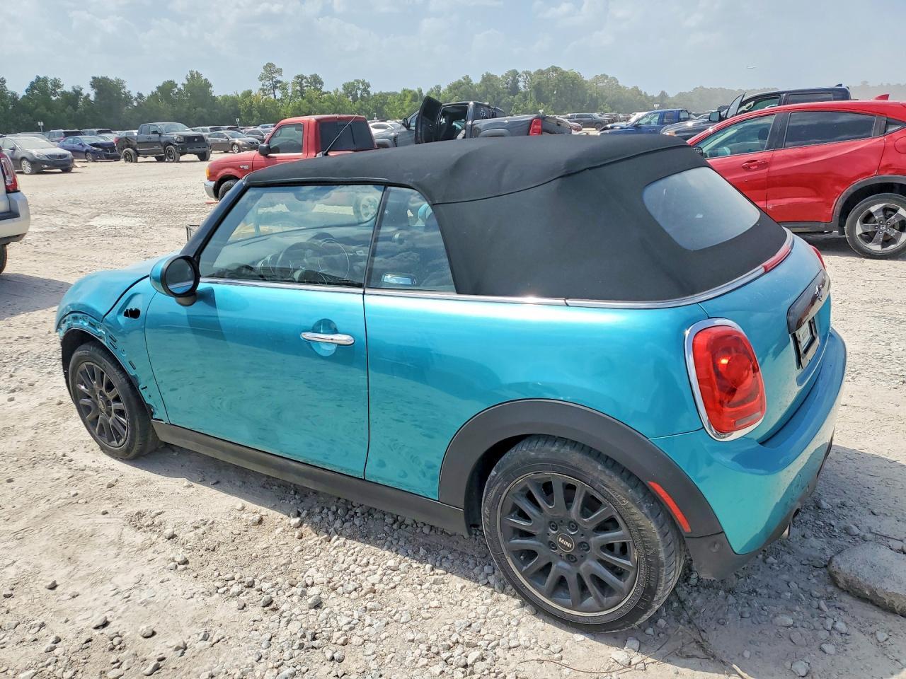 2019 Mini Cooper - Image 2