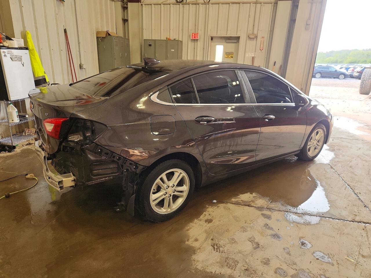 2017 Chevrolet Cruze Lt - Image 3