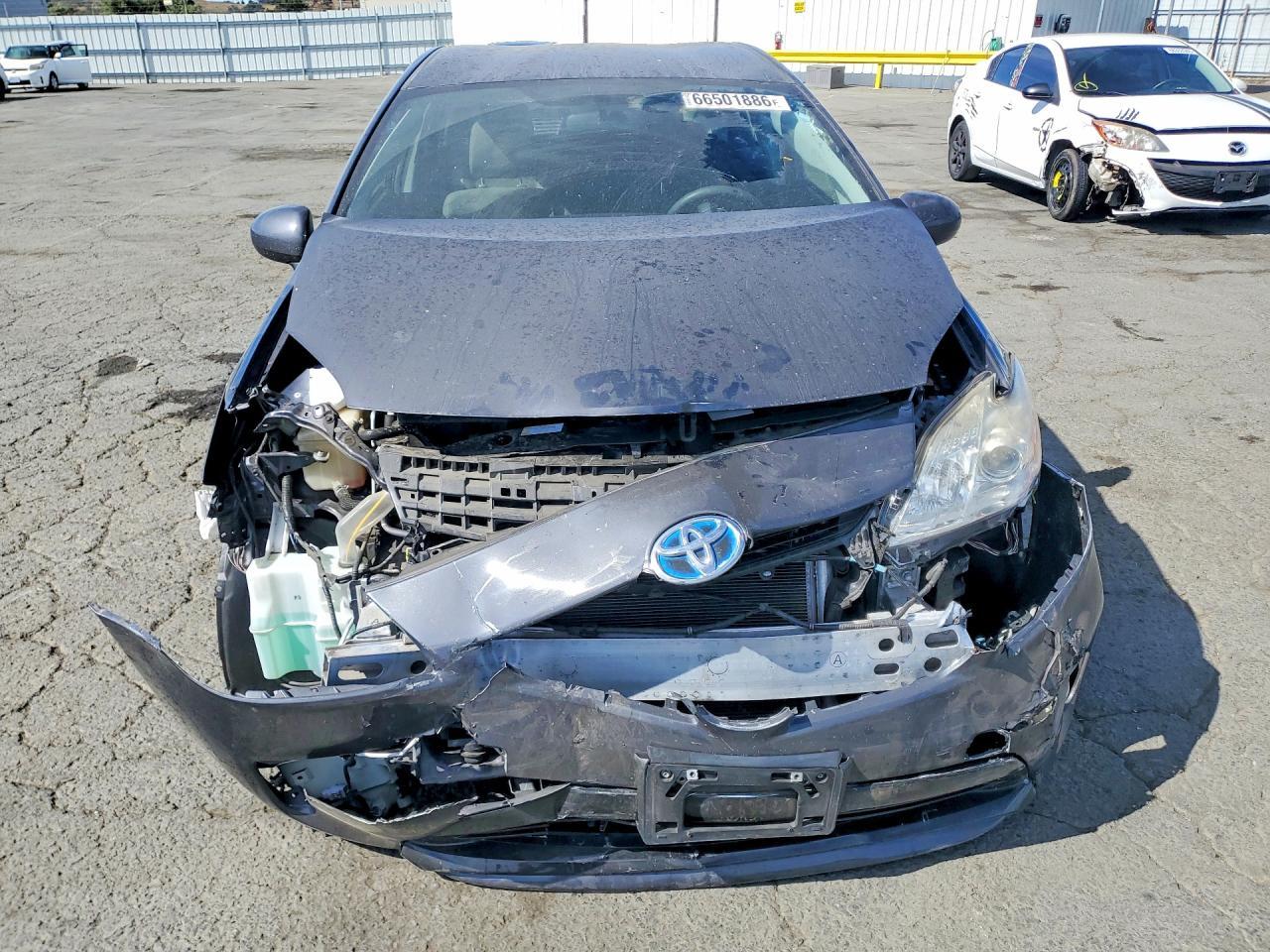 2015 Toyota Prius Two - Фото 5